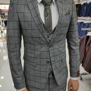 Men's classic three-piece suit in light gray large cage 46 size