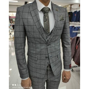 Men's classic three-piece suit in light gray large cage 46 size