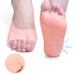 Beige silicone pad with open toes, foot protection, mini socks