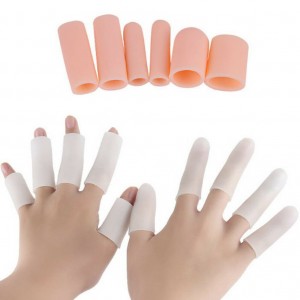 The gel protective caps are open. Silicone fingertip. Finger protection set of 5 pieces for 1 hand