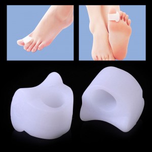 Inter-finger corrector with ring, for separating the big and second toes of the foot