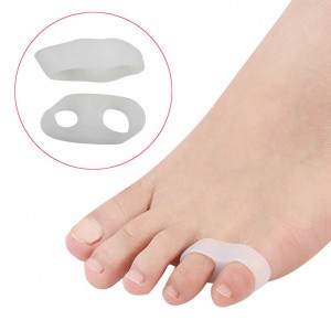 Toe protector with finger-to-toe divider on the little finger