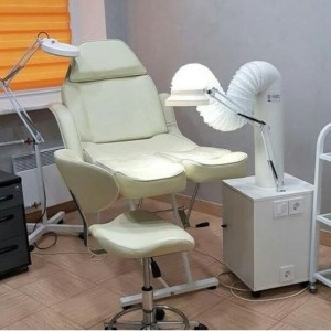 Air-magic Basic floor extractor for manicure, pedicure, podology.