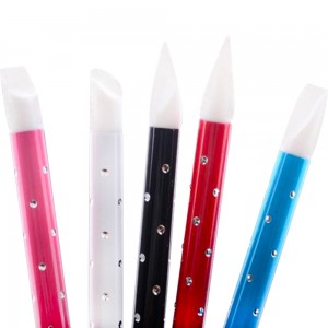  Um conjunto de escovas de silicone 5 peças. caneta com strass