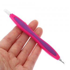  ZINGER LARGE cuticle trimmer 13 cm on tablet