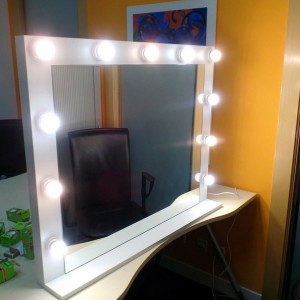  Miroir avec étagère pour coiffeur