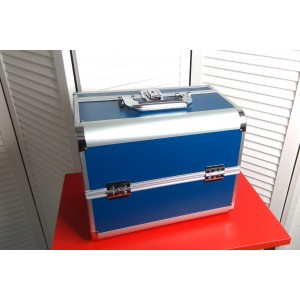  Case for a beauty master, blue in metal