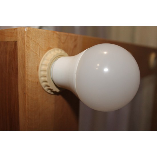LED-Lampe mit warmer Farbe 5W.-6137-AUKES-Spiegels