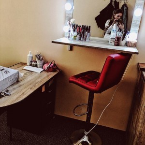 Mirror for make-up artist, hairdresser with a wide shelf.