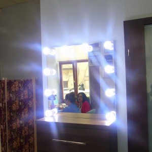 Espelho iluminado, sem moldura, para cabeleireiro