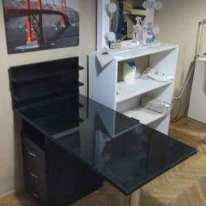 Manicure table, black glass