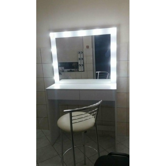 Table avec un miroir dans un salon de beauté-4287-Trend-Meubles