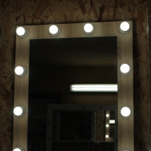 Гримерное зеркало для салона красоты или дома. Зеркало в цвете дуб Сонома