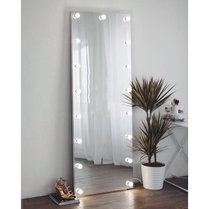  Miroir pleine longueur avec lumières.