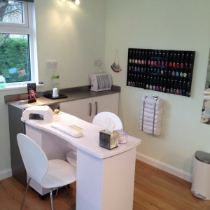  Stationary manicure table for a beauty salon