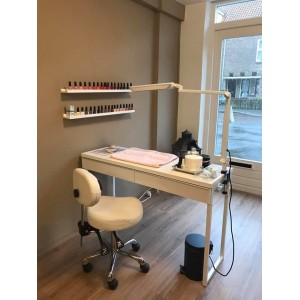 Tafel voor manicure-meester