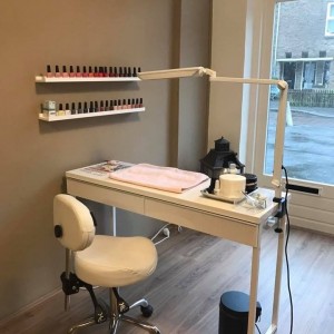 Tafel voor manicure-meester