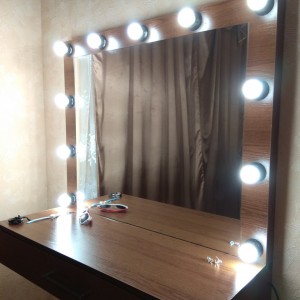Dressing table. Visual mirror with drawer